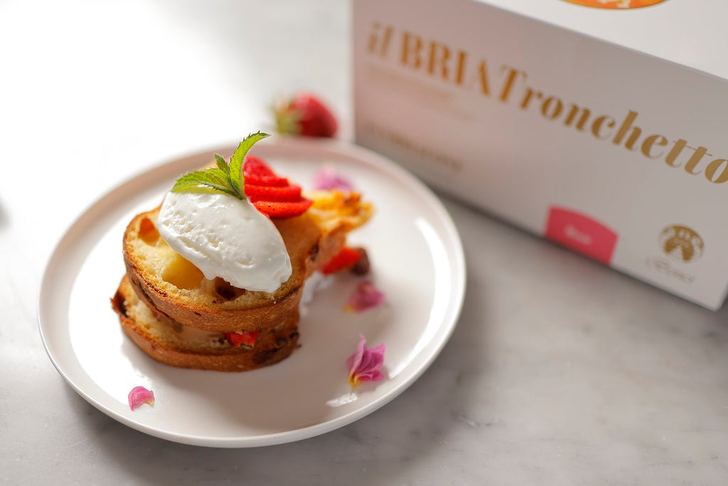 BriaRosae con gelato e fragole: a tutta bontà anche in estate