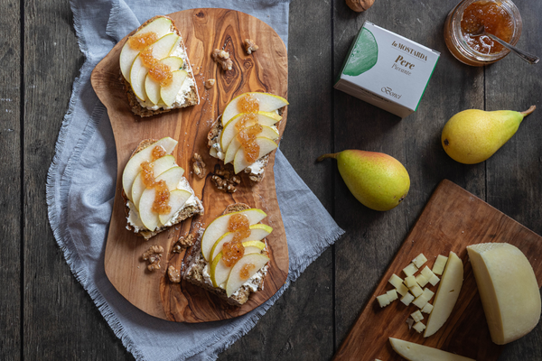 Soda Bread Pecorino e Noci con Mostarda di Pere Piccanti