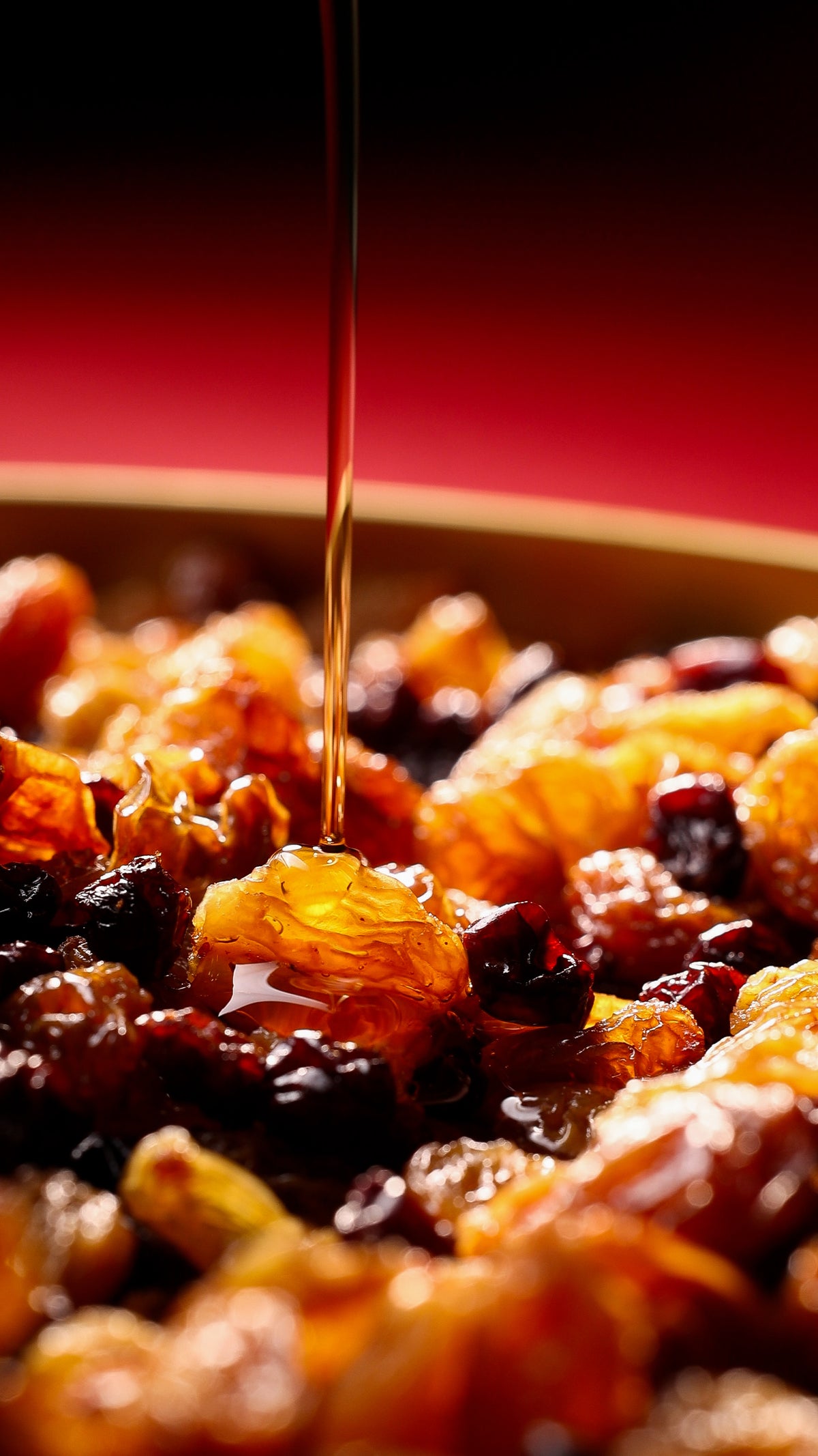 uvetta con bagna alcolica che cade sopra
